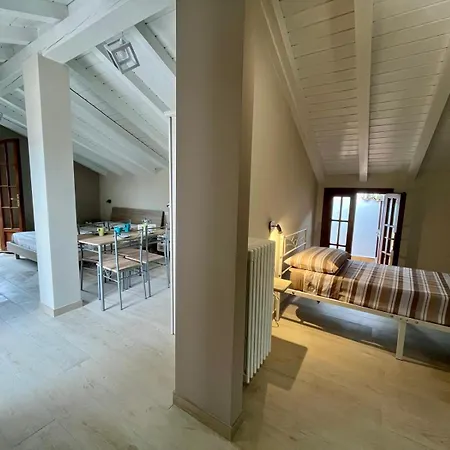 ベッド・アンド・ブレックファスト Aria Di 3*